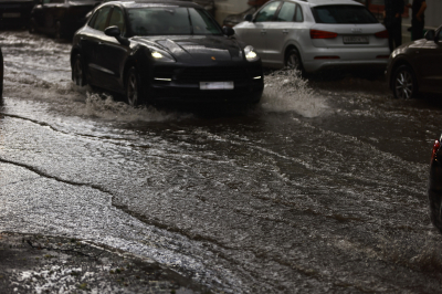 Российские водители в праве получить компенсацию за подтопленные дождем авто