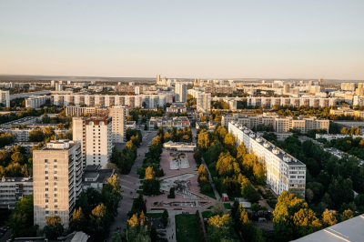 Во дворе у бульвара Энтузиастов «Ларгус» сбил пешехода – мужчина в коме