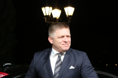 Фицо заявил, что не будет присутствовать на параде Победы в Москве