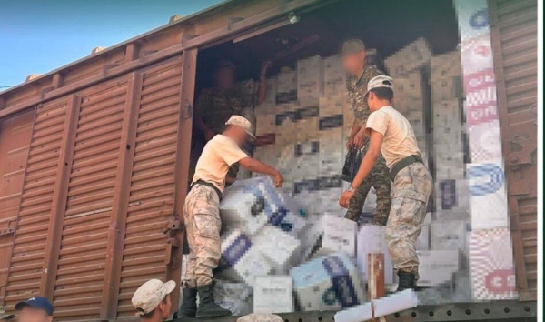 Крупную контрабанду сигарет пресекли пограничники в Жамбылской области