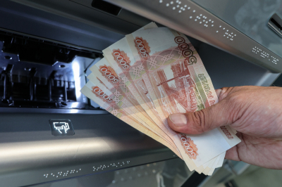 В МВД посоветовали устанавливать лимиты на снятие наличных для защиты от мошенников